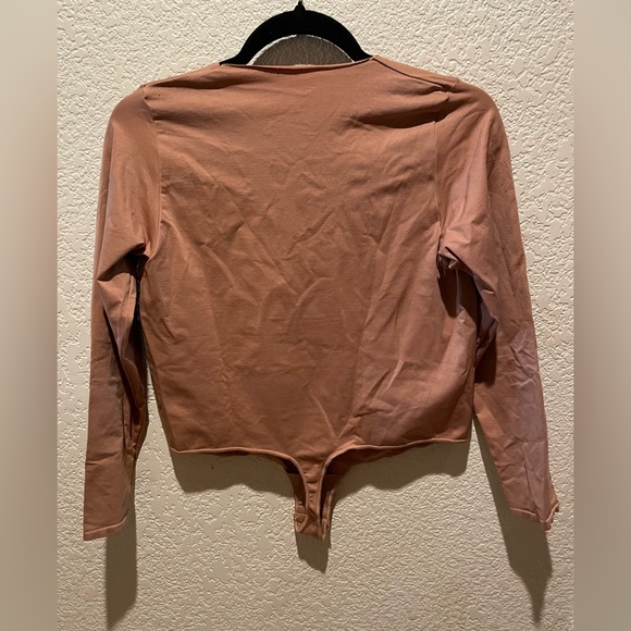 NWOT Skims Essential Long Sleeves Scooped Neck Bodysuit Sienna Size 4X/5X - Picture 6 of 10